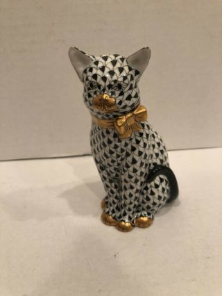 Porcelain Herend Figurine - Sitting Cat W/ Bow 15319 - Black /gold Fishnet 5”h