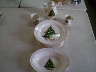 Very Rare Hall China Christmas Tree Teapot,  Cream & Sugar And 8 10 " Plates,  Bowl