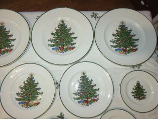 CUTHBERTSON CHRISTMAS TREE ENGLAND SETTING OF 4 SALAD,  DINNER PLATES, 3