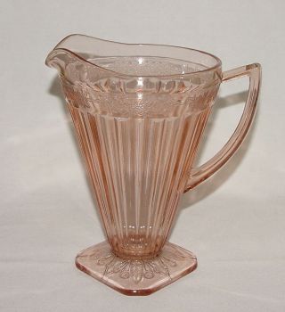 Immaculate Vintage Pink Jeannette " Adam " 32 Ounce Pitcher