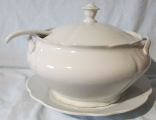 Bia Cordon Bleu Classic White Soup Tureen With Lid,  Ladle And Plate