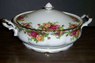 Royal Albert Old Country Roses Covered Vegetable Bowl 9 " Made England