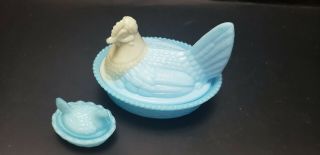 Rare Vintage Two Color Glass Hen On Nest With Baby Jewelry Bowl Split Tail
