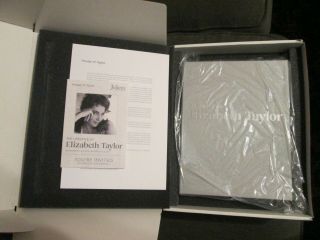 Elizabeth Taylor Collector`s Catalogs - Julien`s