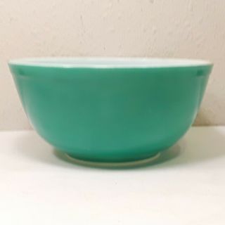 Vintage Pyrex Mixing Nesting Bowl 2.  5 Quart Qt Green Primary Color