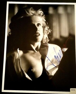 Madonna Hand Signed 8x10 Photo