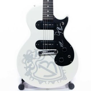 Gm Grammy® Nominees Jonas Brothers Signed Gibson Melody Maker Guitar,  Gig Bag