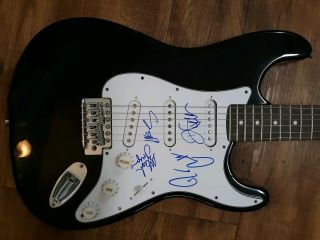 Hootie And The Blowfish Rock Band Autographed / Signed Guitar W,  Bonus