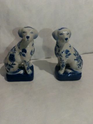 Set Of 2 Vintage Porcelain Blue & White Blue Onion Dog Statue Figure Wong Lee