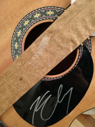Kenny Chesney Signed Rogue Guitar With Certificate Of Authenticity
