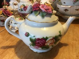 Royal Albert " Old Country Roses " Full Size Teapot With Applied Roses Lid