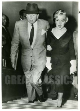 Marilyn Monroe Joe Dimaggio Divorce 1954 Candid Vintage Photograph