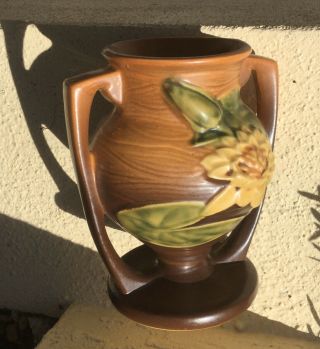 Fabulous Vintage 40’s Roseville Art Pottery Water Lily Vase