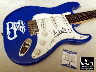 Mike Mccready (pearl Jam) Autographed Signed Guitar W/ Beckett (bas)
