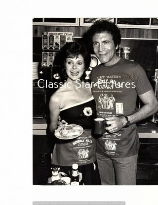 S100 Jackie Zeman & David Groh Of General Hospital 1983 7 X 9 Candid Photograph