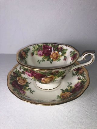 Royal Albert Old Country Roses Footed Tea Cup And Saucer Set 1962
