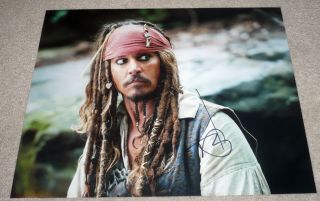 Johnny Depp Signed Pirates Of The Caribbean 11x14 Photo A Jack Sparrow Proof