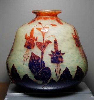 La Verre Francais Cameo Art Glass 9 " Vase,  Signed