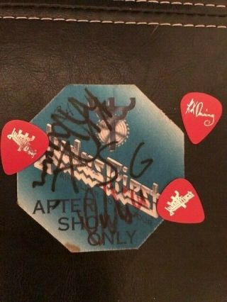 (( (judas Priest)) ) Signed Backstage Pass And Guitar Picks ( (rare))