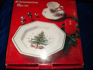 Nikko Christmastime Octagon Christmas Tree White 12 Piece Dinnerware Set