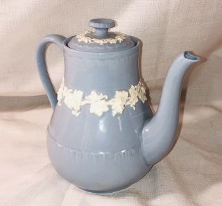 Wedgwood Queensware Cream On Blue Lavender Coffee Pot Grapes Shell Edge