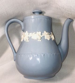Wedgwood Queensware Cream On Blue Lavender Coffee Pot Grapes Shell Edge 2
