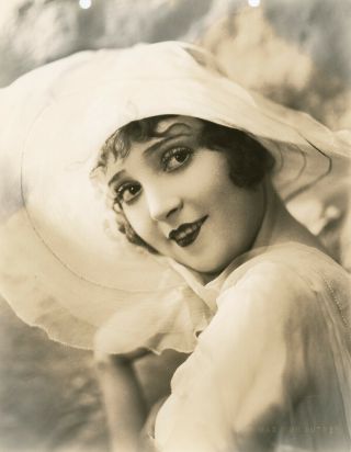 Bow - Lipped Flapper Sweetheart Madge Bellamy 1920s MM Autrey Photograph 2