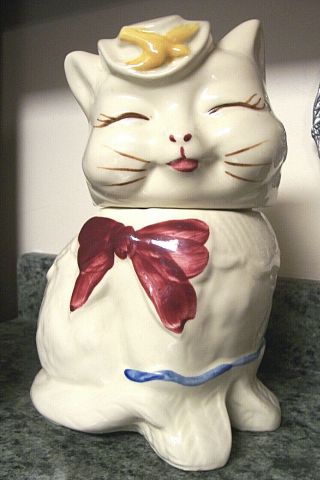 Shawnee Pottery Vintage Puss - 