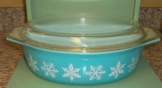 Vintage Pyrex Snowflake Turquoise & White 2.  5 Qt Oval Casserole W/clear Lid