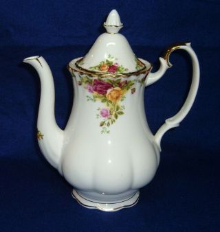 Royal Albert England 1962 Old Country Roses Floral Bone Porcelain Coffee Pot
