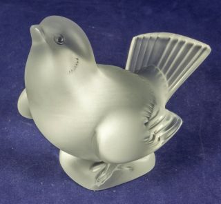 Lalique Crystal Signed Frosted Sparrow Head Up Bird Collectable Figurine