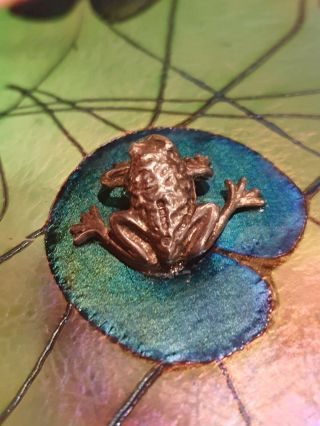 Glasform Handmade Paperweight Frog On Lilypad 01253 893020