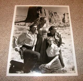 “pursued” 1947 Robert Mitchum Teresa Wright Judith Anderson Bw 8x10