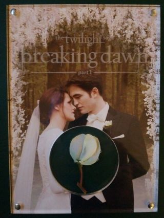 The Twilight Saga Breaking Dawn Part 1 Collectible Limited Edition Prop Flowers