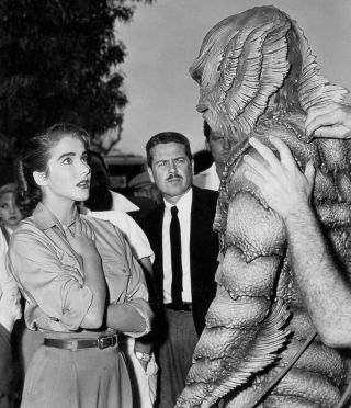 Creature From The Black Lagoon Costar Julie Adams Sees Creature Up Close 8x10