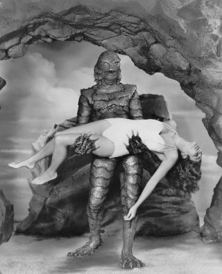 The Creature From The Black Lagoon Kidnaps Julie Adams Classic 8x10 Photo