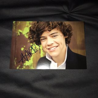 Harry Styles One Direction Hand Signed Autographed Photo Collectors Card