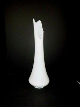 Vtg Mid Century White Swung Glass Vase Le Smith Milk Glass Huge 21 "