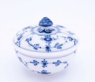 Unusual bowl with lid 2306 - Blue Fluted - Royal Copenhagen - 1:st Quality 3