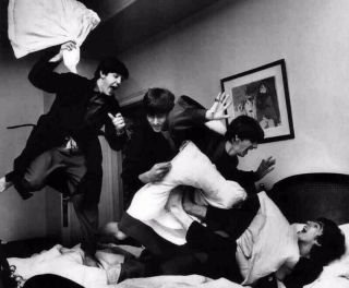 The Beatles Have A Pillow Fight At The George V 8x10 Photo Print 4599 - Mus
