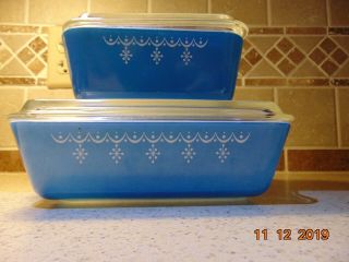 Set Of 2 Snowflake Blue Garland Pyrex Refrigerator Dishes With Lids 502 & 503