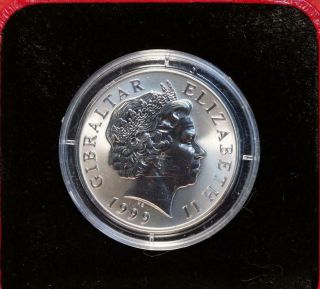 Uncirculated 2000 United Kingdom 5 Pound Titanium Millennium Coin