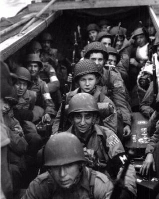 American Soldiers On The Way To Omaha Beach 1944 8x10 Photo Print 4513 - Wpr