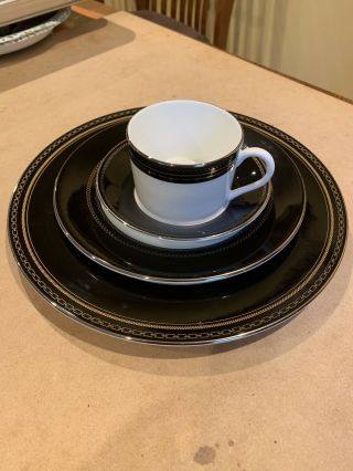4 Piece Place Setting Wedgwood Vera Wang With Love Noir