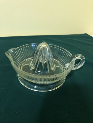 Vintage Clear Glass Citrus Reamer/juicer With Handle And Spout 8”.