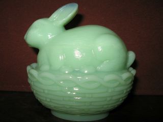 Jadeite Green Milk Glass Bunny Rabbit On Nest Basket Candy Dish Easter Eggs Jade