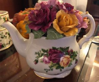 Royal Albert Old Country Roses Teapot Music Box W/ Applied Roses
