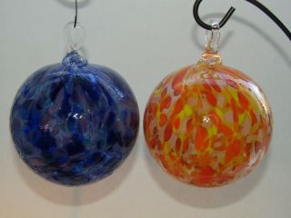 2 Hand Blown Studio Art Glass 3.  75 " Ball Orb Christmas Ornaments