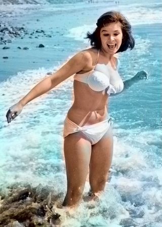 Yvonne Craig In The Sea With The Mouth Open 8x10 Picture Celebrity Print