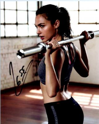 Gal Gadot Autographed 8x10 Photo Signed Picture Pic And